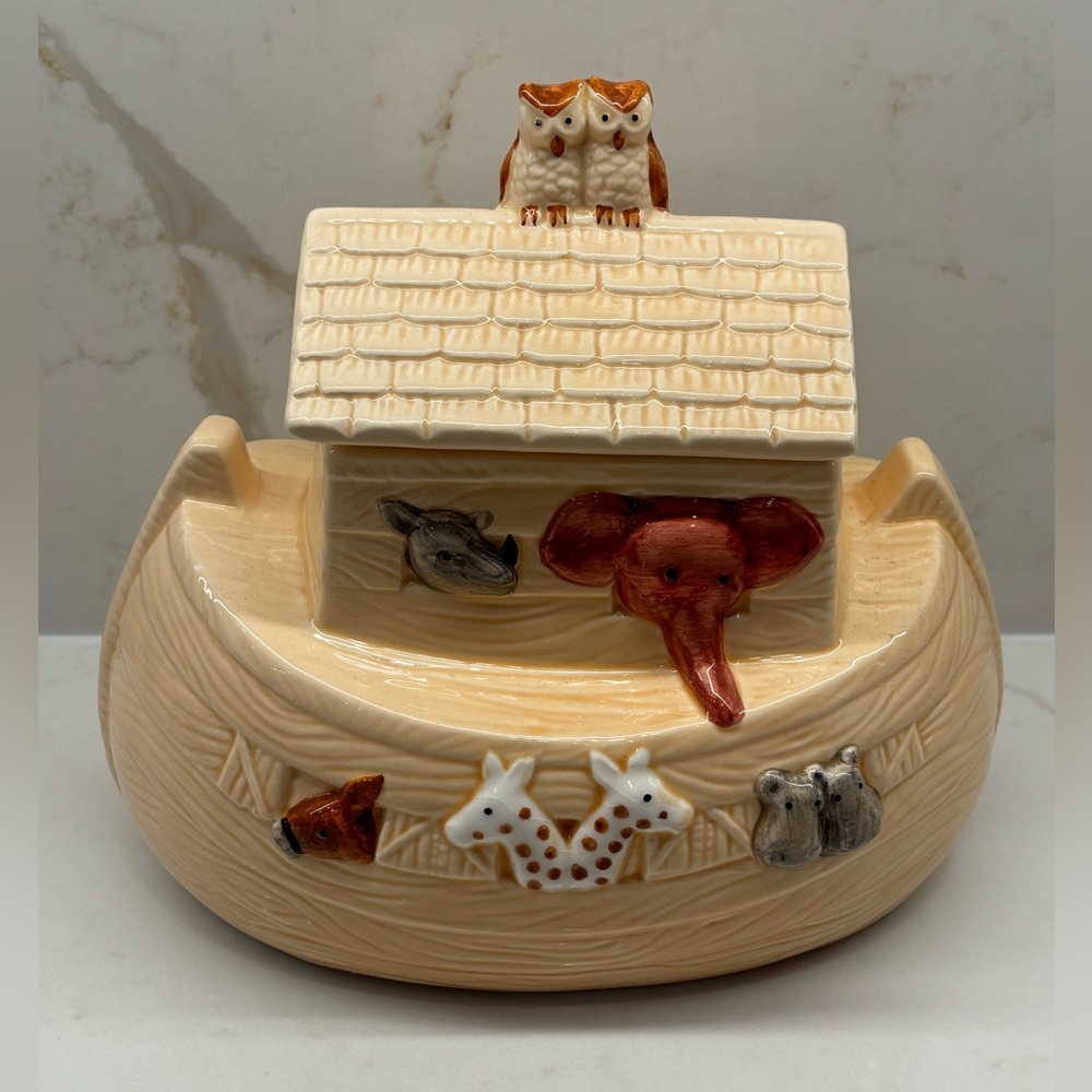 Vintage Treasure Craft Noah's Ark Cookie Snack Treat Ceramic Jar 3D Animals